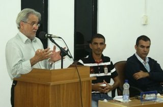 Deputado Emiliano José participa de reunião em Retirolândia a convite de “Macarrão”