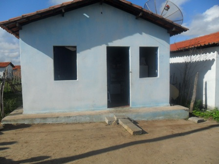 Incêndio destrói movéis de residência em conjunto habitacional