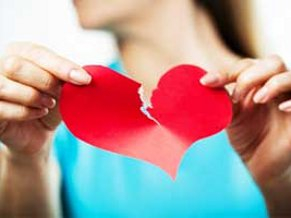 Um terço das pessoas usa a internet para dar fim a namoros