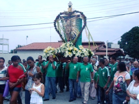Imagem de Senhor do Bonfim chega a Santaluz na última noite do Trezanário de Santa Luzia