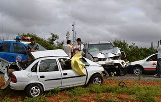 Colisão deixa médico ferido e mata estudante próximo a João Dourado