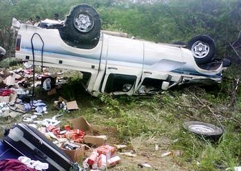 D – 20 capota próximo a Santa Bárbara, mata duas pessoas e deixa sete feridos