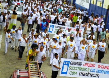 Comerciantes de Morro do Chapéu fecham as portas e saem às ruas pedindo segurança