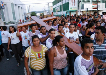 Cruz da Jornada Mundial da Juventude e ícone de Nossa Senhora percorrem cidades dos territorios do Jacuípe e Sisal