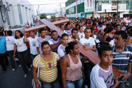 Cruz da Jornada Mundial da Juventude e ícone de Nossa Senhora percorrem cidades dos territorios do Jacuípe e Sisal