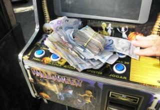 Operação policial apreende dez máquinas caça-níqueis em Santaluz