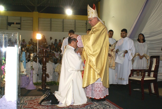Ordenação do diácono Oldack Filho em Retirolândia - foto-Raimundo Masdarenhas