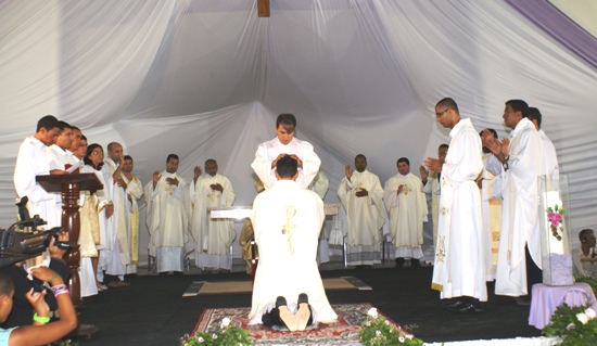 Ordenação do diácono Oldack Filho em Retirolândia - foto-Raimundo Masdarenhas
