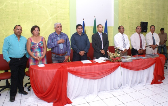 Câmara encerra os trabalhos de 2011 com entrega de títulos de cidadão, honrarias e gabinetes individuais para vereadores