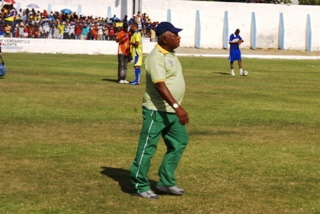 Zé Gambirra vai treinar Capim Grosso no Intermunicipal 2014