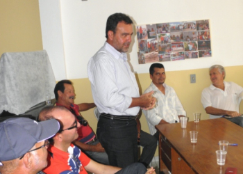 Deputado Daniel Almeida discute luz e água para todos em Gavião