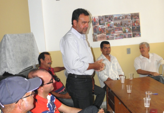 Deputado Daniel Almeida discute luz e água para todos em Gavião