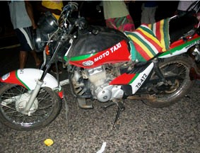 Acidente envolvendo mototaxi deixa um morto e outro gravemente ferido próximo a Baixa Grande