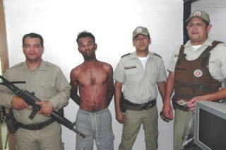 Assassino é preso em flagrante depois de matar padastro a facadas