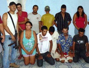 Polícia de Capim Grosso prende dez pessoas acusadas de tráfico de drogas