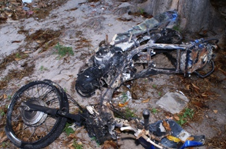 Moto Bis furtada em residência de funcionário do INSS de Coité foi encontrada carbonizada