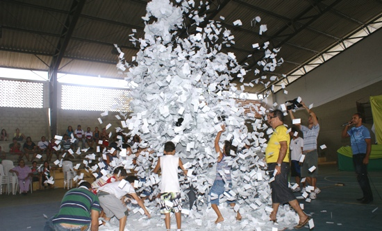 CDL realiza sorteio da Campanha Natalina e maioria dos premios saiu para as mulheres