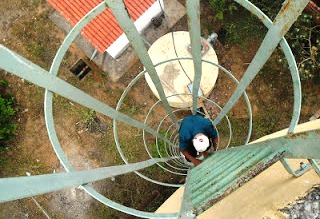 Homem completa 99 anos e sobe em caixa d’água para comemorar