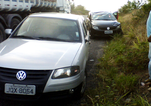 Exclusivo: veículos ocupados por assaltantes do BB de Riachão do Jacuípe se envolvem em acidente próximo a Tanquinho