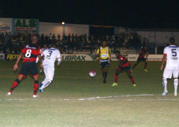 Jogando em Serrinha, Atlético e Vitória ficam no zero a zero