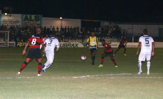Atletico x Vitória no Marianão - foto- Raimundo Mascarenhas