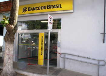 Bandidos arrombam caixas eletrônicos do BB em Retirolândia