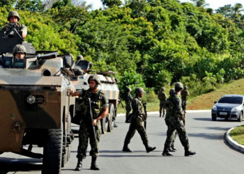 Exército não evita saques em casas da periferia de Feira de Santana