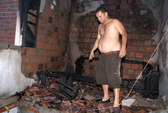 Residência atingida por incêndio em Coité