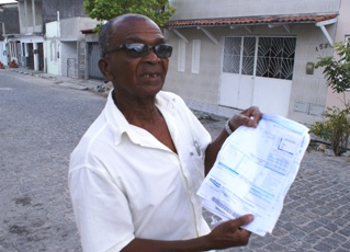 Aposentado reclama de cobraça abusiva na conta de água