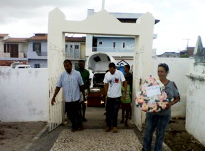 Sepultado empregado assassinado pelo dono de motor de sisal em Teotilândia. Saiba detalhes do crime.