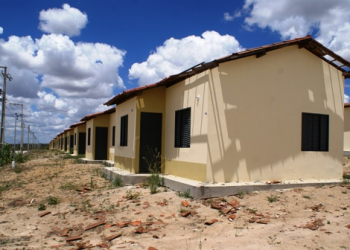 Já se passaram 60 dias da inauguração e as familias continuam sem receber suas casas e o aspecto é de abandono