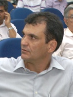 Junior do Max é tido como o principal nome para segurar o seu grupo no poder.