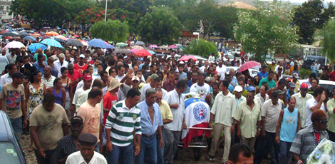 Na presença de grande multidão, é sepultado em Castro Alves retirolandense Diógenes Oliveira