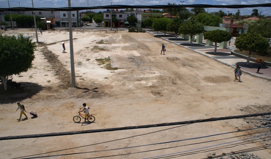 construção do anexo da Praça Izaque Pinheiro - Foto- Raimundo Mascarenhas