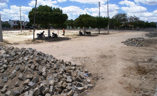 construção do anexo da Praça Izaque Pinheiro - Foto- Raimundo Mascarenhas