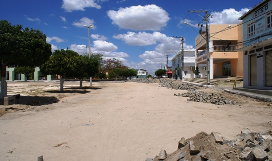 Construção do Anexo da Praça Izaque Pinheiro - foto- Raimundo Mascarenhas