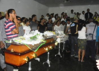 Vítimas da tragédia em Morro do Chapéu são sepultadas