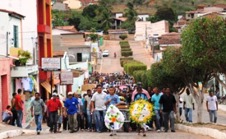 Candidato a soldado, morto em Salvador é sepultado