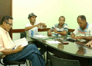 Vereadores aliados do prefeito prometem ocupar a Câmara até que presidente coloque projetos em votação.