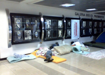 Ocupação na Assembleia vai no minimo até terça-feira