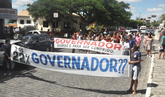 Coité: professores da rede estadual realizam ato público