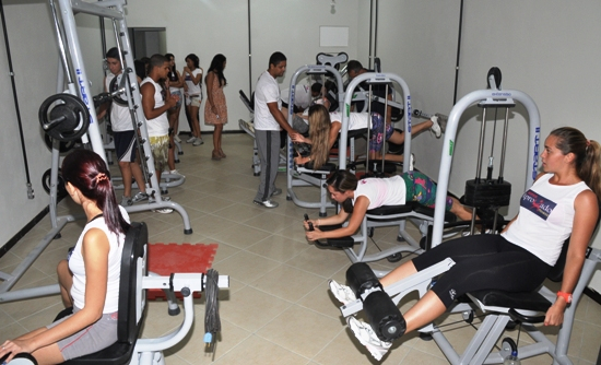 Super Aprovado inaugura academia de musculação – VEJA O ÁLBUM DE FOTOS