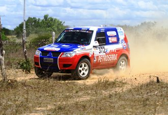 Apoiado pelo E.C.Bahia Roberto Cunha faz campanha para ajudar famílias de Valente que sofrem com a seca