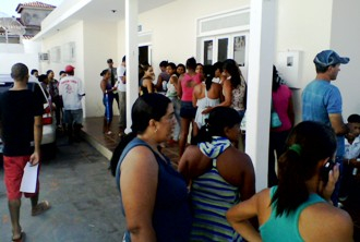 Longas filas no penúltimo dia para transferência e alistamento do título de eleitor