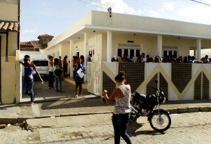 Longas filas no penúltimo dia para transferência e alistamento do título de eleitor