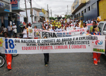 Caminhada marcou o dia nacional de combate ao abuso sexual de crianças e adolescentes
