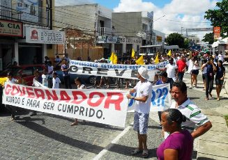 Professores e alunos da rede estadual se unem e vai às ruas pedir ação do governo para por o fim na greve