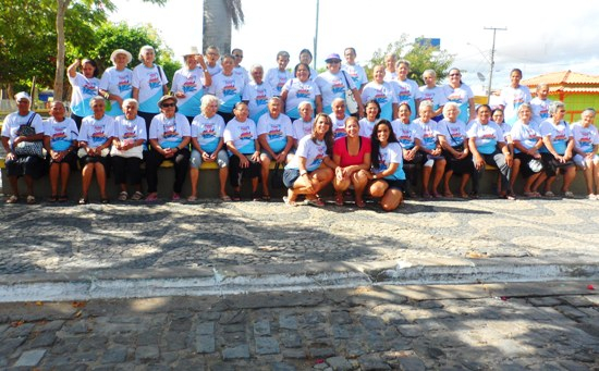 Prefeitura de Santaluz promoveu passeio da Melhor Idade a Caldas do Jorro