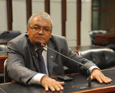 Vando protocolou moção de congratulações pelo aniversário da cidade