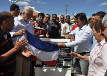 Governador Wagner inaugura obras na zona rural e fala sobre ações de combate a seca